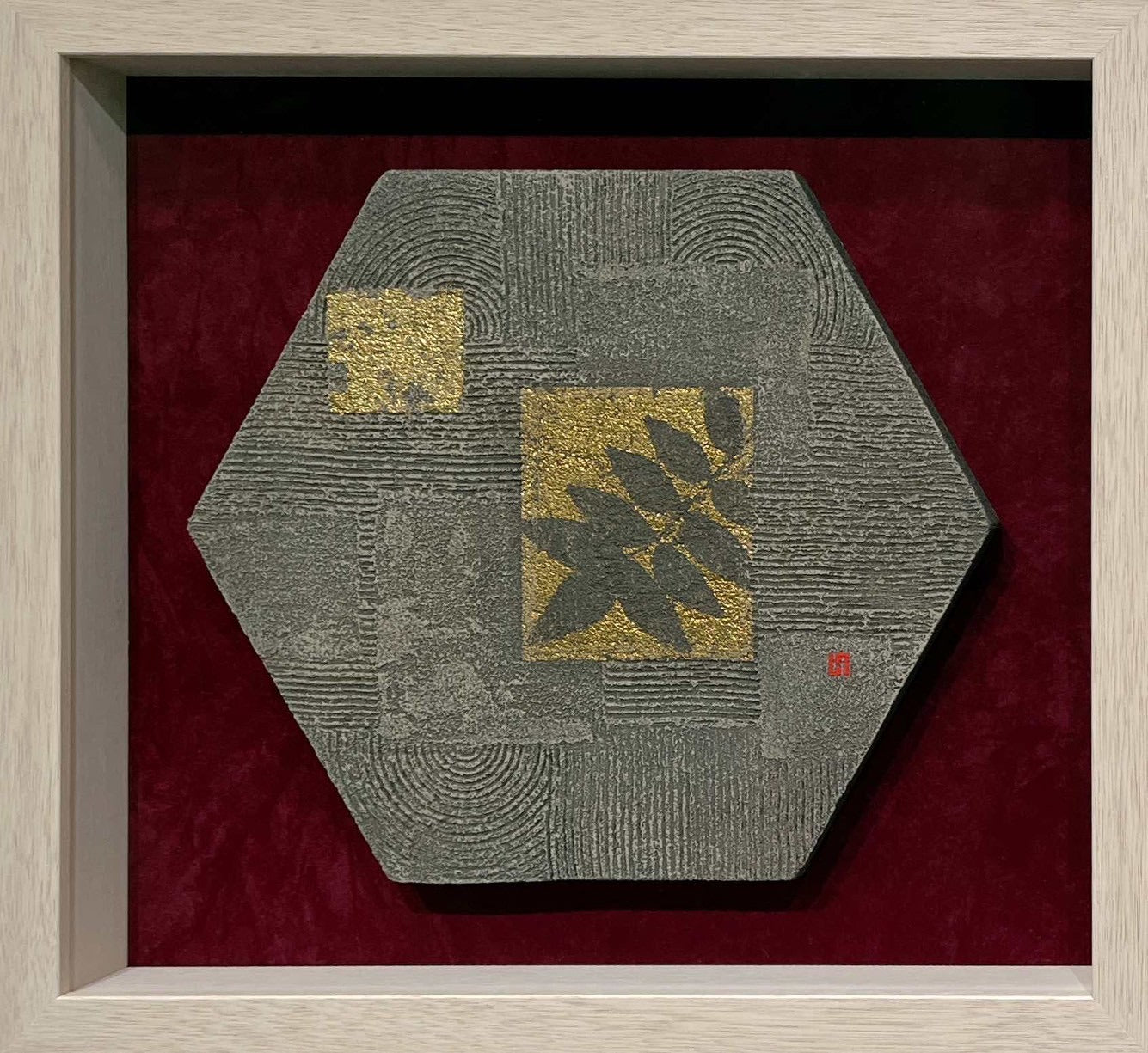 泉東臣「Honeycomb Chain #0037」2022年 作品正面